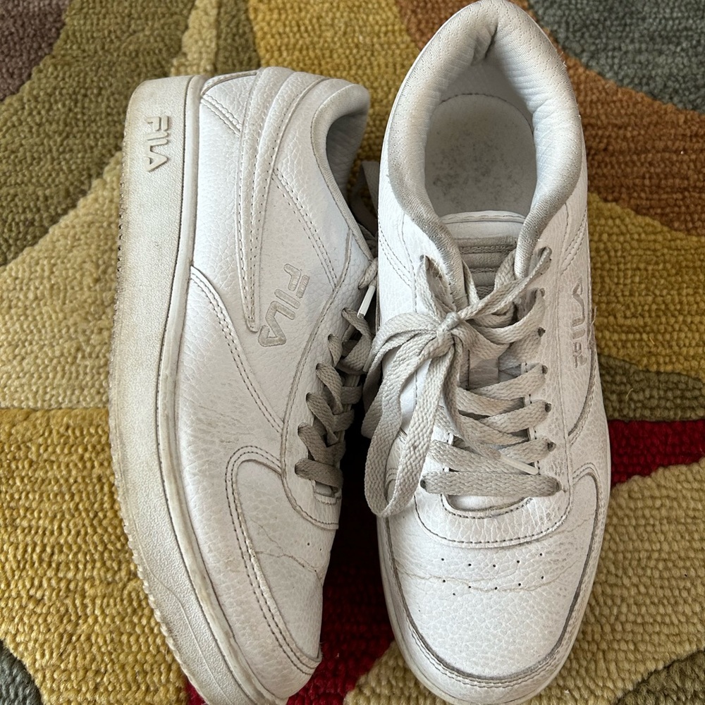 FILA Classic White Leather Casual Sneakers Size US Women’s 9